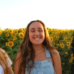 Meet your Posher, Mikaela